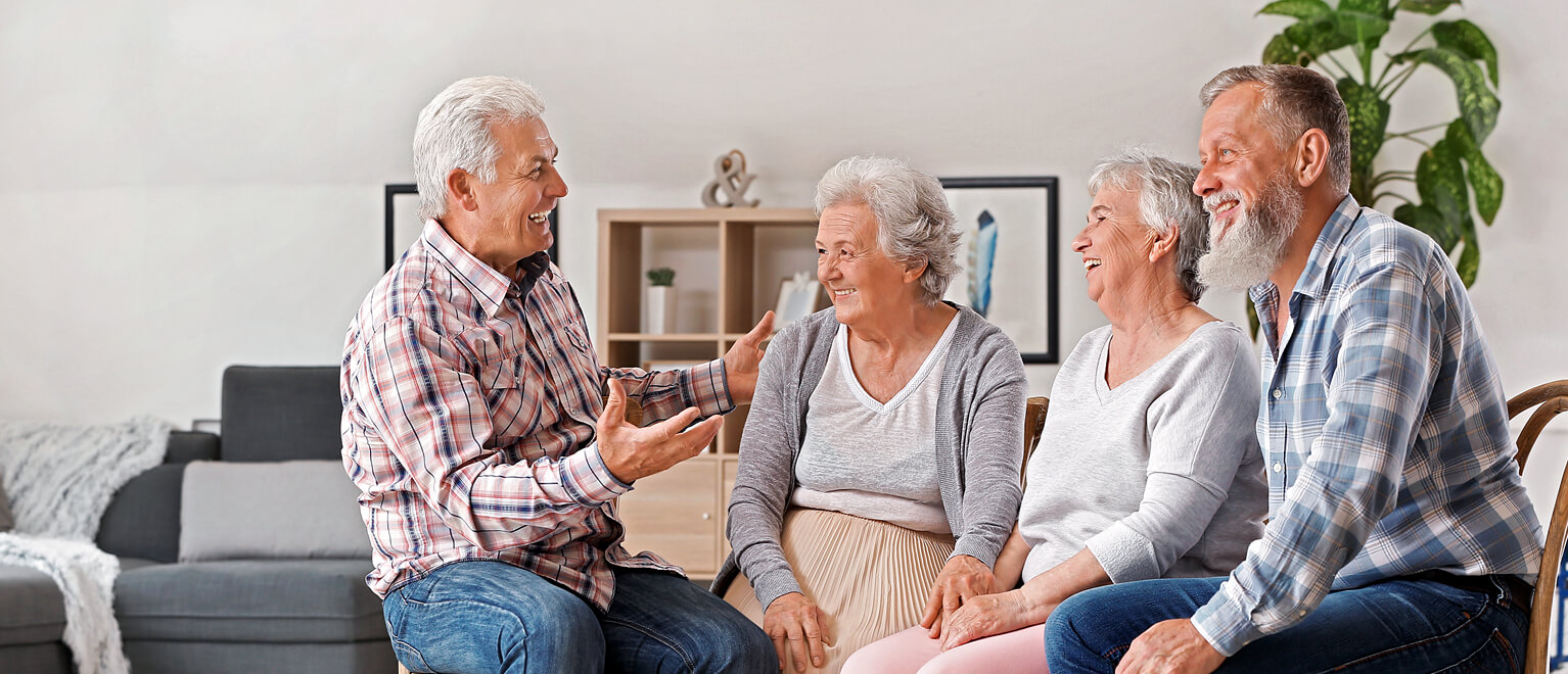 Idős emberek túráznak